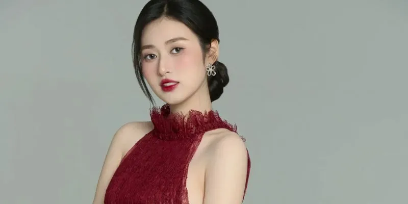 Hot girl TikTok Ngân Thảo - Nàng thơ ngọt ngào